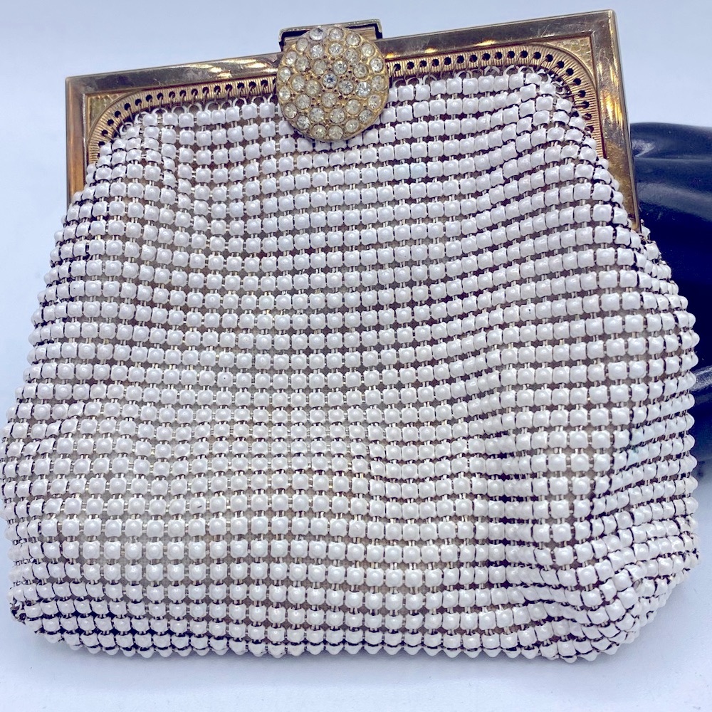 Vintage Whiting & Davis Ivory Enamel Mesh Small Coin Purse With Handle On Back - Picture 12 of 13
